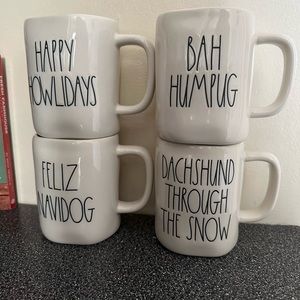 BNWT Rae Dunn Holiday Dog Inspired 4 Mug Set